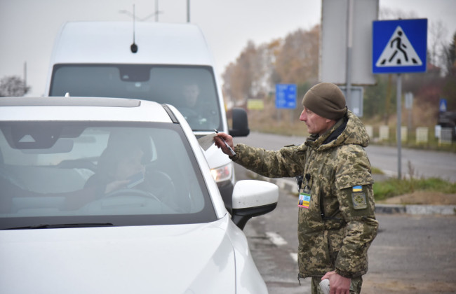 На границе с Украиной образовались очереди из-за роста пассажиропотока