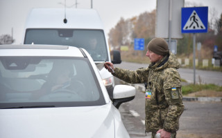 На кордоні з Україною утворилися черги через зростання пасажиропотоку