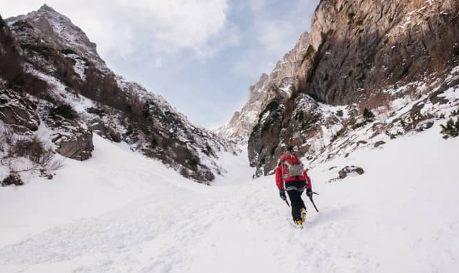 В Румынии нашли живыми трех украинцев, которые просили помощи в заснеженных горах возле границы