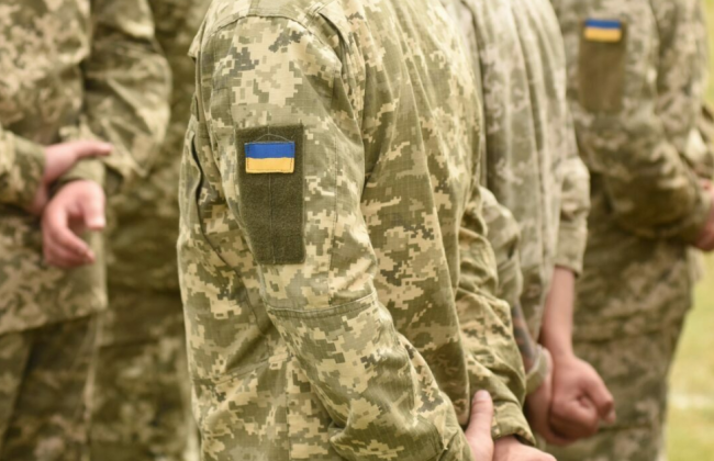 Командиру взвода 211 бригады, который издевался над солдатами, сообщили о подозрении и объявили в розыск