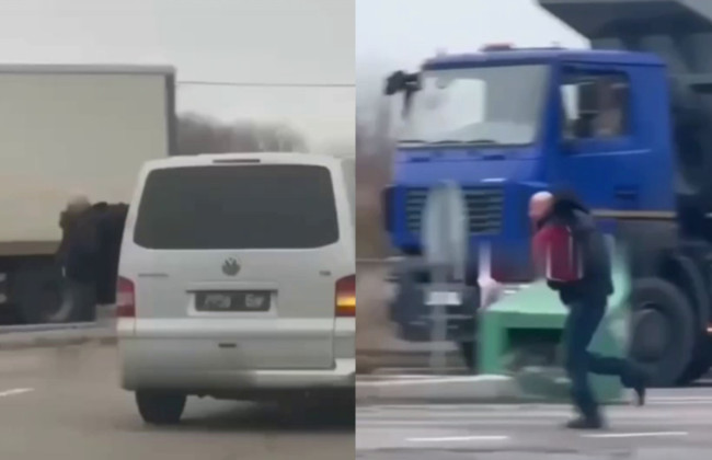 В Днепропетровском ТЦК прокомментировали видео, на котором мужчина выпрыгивает из «бусика» с разбитой головой