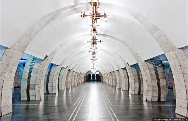 В Киеве станция метро «Лыбедская» вернулась к работе в обычном режиме