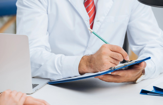 Минздрав не будет восстанавливать аттестацию медработников до завершения военного положения