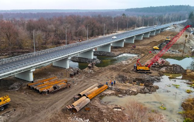 На Київщині відновили зруйнований війною міст, фото