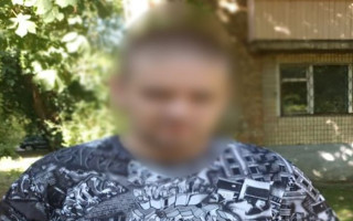 У Києві судитимуть чоловіка, який вчинив розбійний напад на подружню пару у сквері