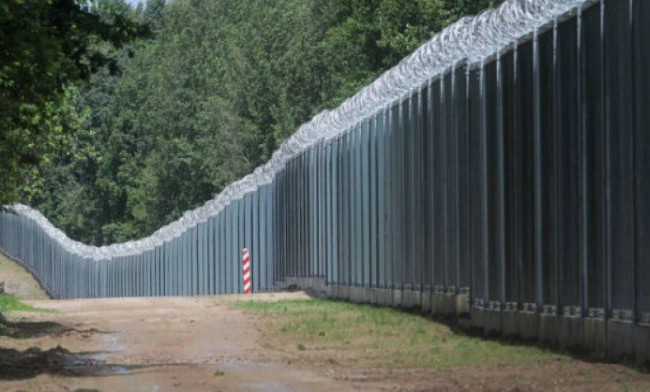 В Польше сообщили, когда закроют стеной всю границу с Беларусью