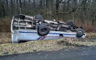 На Закарпатті перекинувся рейсовий автобус, дев'ять осіб постраждали