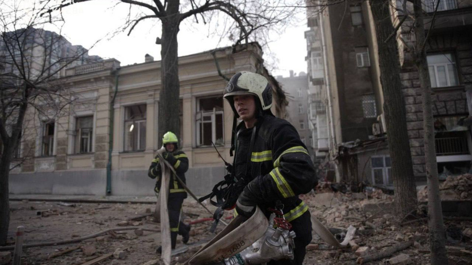 В Печерском районе ликвидирован пожар в админздании – фото последствий