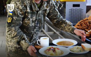 Как кормят военных в ВСУ – стандарты, рационы и калорийность