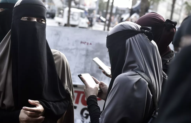 В Швейцарии запретили носить паранджу в общественных местах