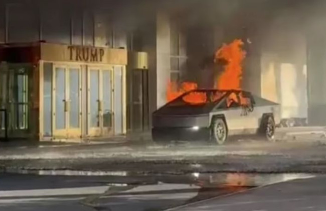 Феєрверки або бомба — Ілон Маск повідомив деталі вибуху Tesla Cybertruck біля готелю Трампа в Лас-Вегасі