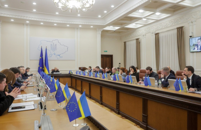 Кабмин внес изменения в 104 постановления для запуска системы экспертных команд вместо МСЭК