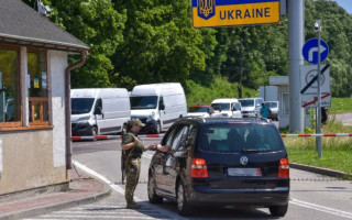 Мужчинам 18-25 лет, проходившим военную службу по контракту, для пересечения границы нужно иметь справку командира или руководителя ТЦК