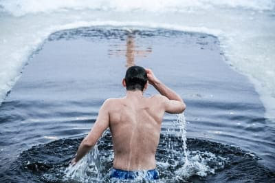 В Киеве горожан призывают отказаться от купания в водоемах на Крещение