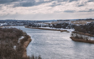 У Південний Буг витекла рослинна олія через падіння уламків російських безпілотників, відео