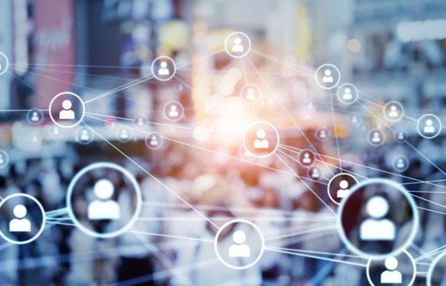 Суд заборонив компанії-розробнику ШІ збирати фото людей з Facebook, YouTube, Instagram та X