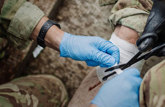 Боль, тревога, травмы уха и глаза — в Украине утвердят 11 новых протоколов по боевым травмам