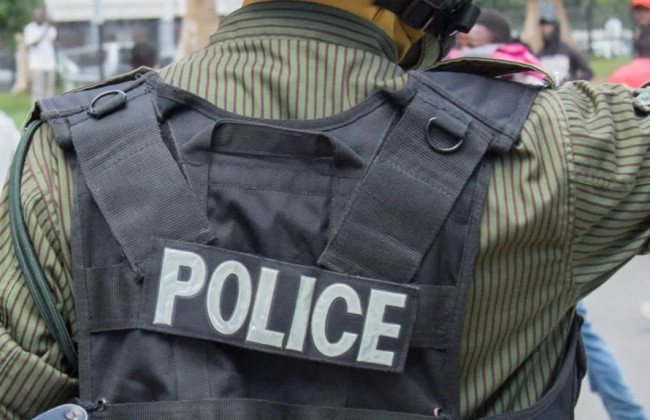 В Замбии нетрезвый полицейский открыл камеры и позволил задержанным праздновать Новый год