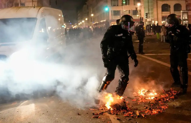 У Берліні затримали блогера, який запустив феєрверк у бік квартири в новорічну ніч