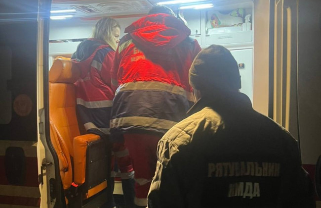 В Киеве из закрытой квартиры спасли младенца в крайне критическом состоянии