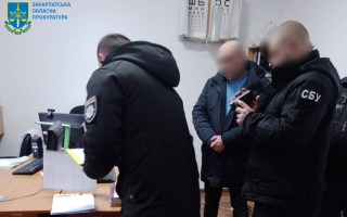 На Закарпатті викрили офтальмологів, які за 6 тисяч доларів сприяли в ухиленні від мобілізації