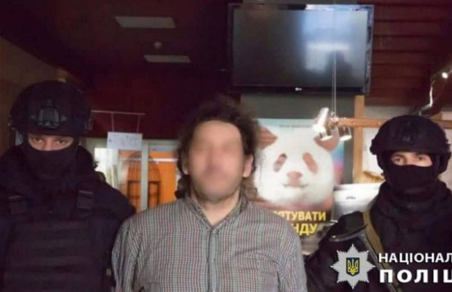 Відомий фотограф отримав 12 років в’язниці за зґвалтування неповнолітніх дівчат