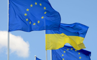 Украина получила 3 млрд евро от ЕС с доходов от замороженных российских активов