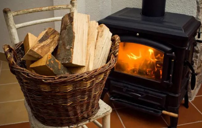 Субсидия на твердое топливо – нужно ли предоставлять справку о наличии печного отопления