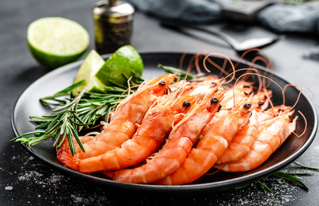 Ученые обнаружили опасные отходы в популярных морепродуктах – что известно