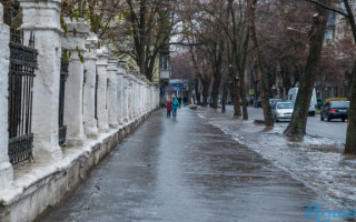 Киевлян предупредили о желтом уровне опасности из-за гололеда