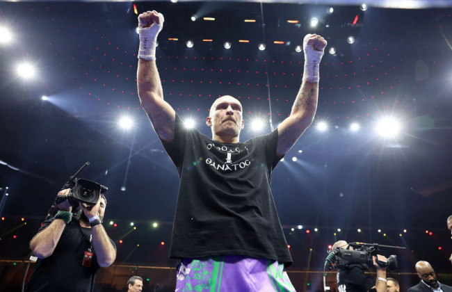 Александр Усик признан боксером года по версии The Ring