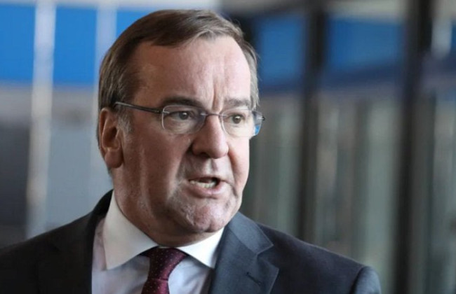 Министр обороны Германии опроверг слухи о блокировании военной помощи Украине