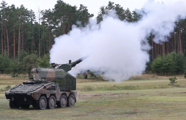 Німеччина передала Україні першу самохідну артилерійську установку RCH 155