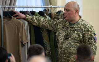 У Міноборони розповіли, як військовослужбовцям правильно визначити розмір одягу та взуття