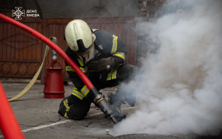 У Києві на Хрещатику сталося загоряння в підземному кабельному колекторі – фото