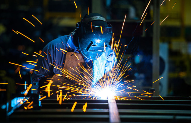 В Украине острый дефицит рабочих профессий из-за мобилизации — какие специалисты сейчас «на вес золота»