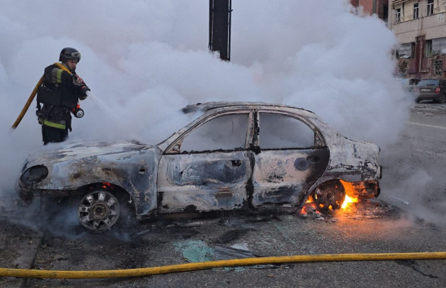 В Киеве уберут сгоревшие и заброшенные автомобили с улиц