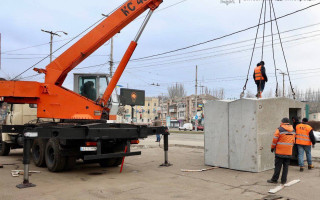 В Запорожье установят 17 новых бетонных укрытий