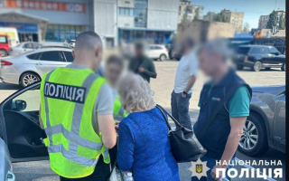 В Киеве будут судить женщину, которая за 10 тысяч евро «помогала» призывникам переплыть Днестр на надувном матрасе