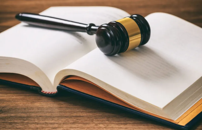 Какая разница между решением суда и определением в гражданском судопроизводстве