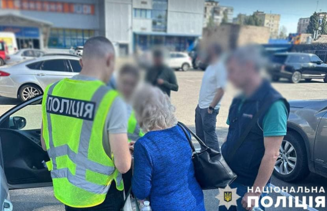 В Киеве будут судить женщину, которая за 10 тысяч евро «помогала» призывникам переплыть Днестр на надувном матрасе