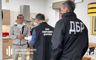 Чинного нардепа підозрюють в незаконному переправленні через кордон під виглядом «водіїв» знайомих