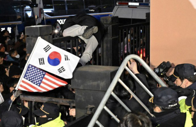 У Південній Кореї затримано 90 учасників протестів у суді під час протестів проти арешту Юн Сок Йоля