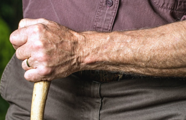 На Київщині чоловік дерев’яною палицею вбив свою 85-річну дружину