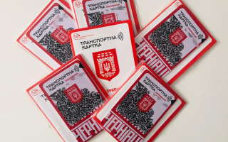 Без «передайте за проїзд» – у маршрутках Чернівців оплату будуть приймати картою