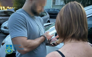 У Києві судитимуть приватного виконавця за незаконне зняття арешту з квартири 8-річної дівчинки
