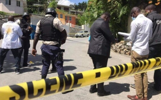 У столиці Гаїті обстріляли фургон посольства США