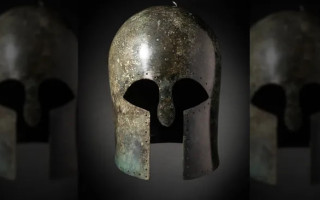 У Лондоні на аукціон виставлений 2500-річний бронзовий грецький шолом