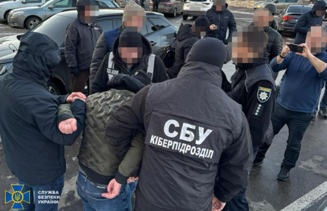 «Трудоустраивали» уклонистов в ИТ-компанию для выезда за границу — во Львовской области разоблачили схему