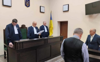 Дівчина, яка потрапила під поїзд, відсудила майже пів мільйона в Укрзалізниці